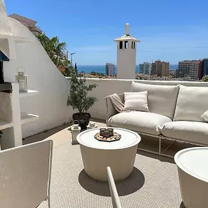 Elegant 2-bedroom With Beautiful Views Apartment